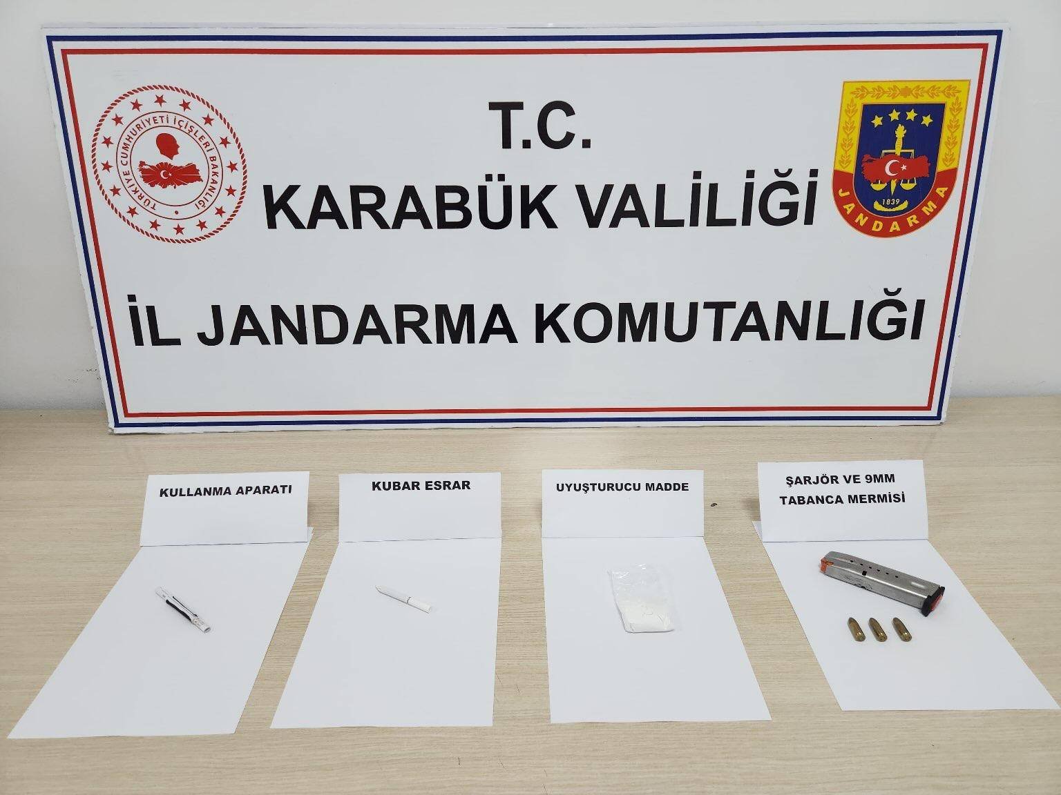 Karabük’te yapılan uyuşturucu operasyonunda 2 kişi gözaltına alındı.