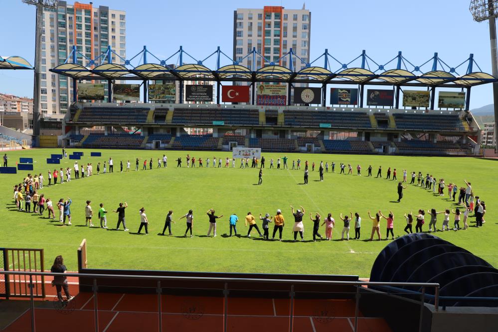Karabük’te Gençlik ve Spor İl Müdürlüğü tarafından Dünya Atletizm Günü