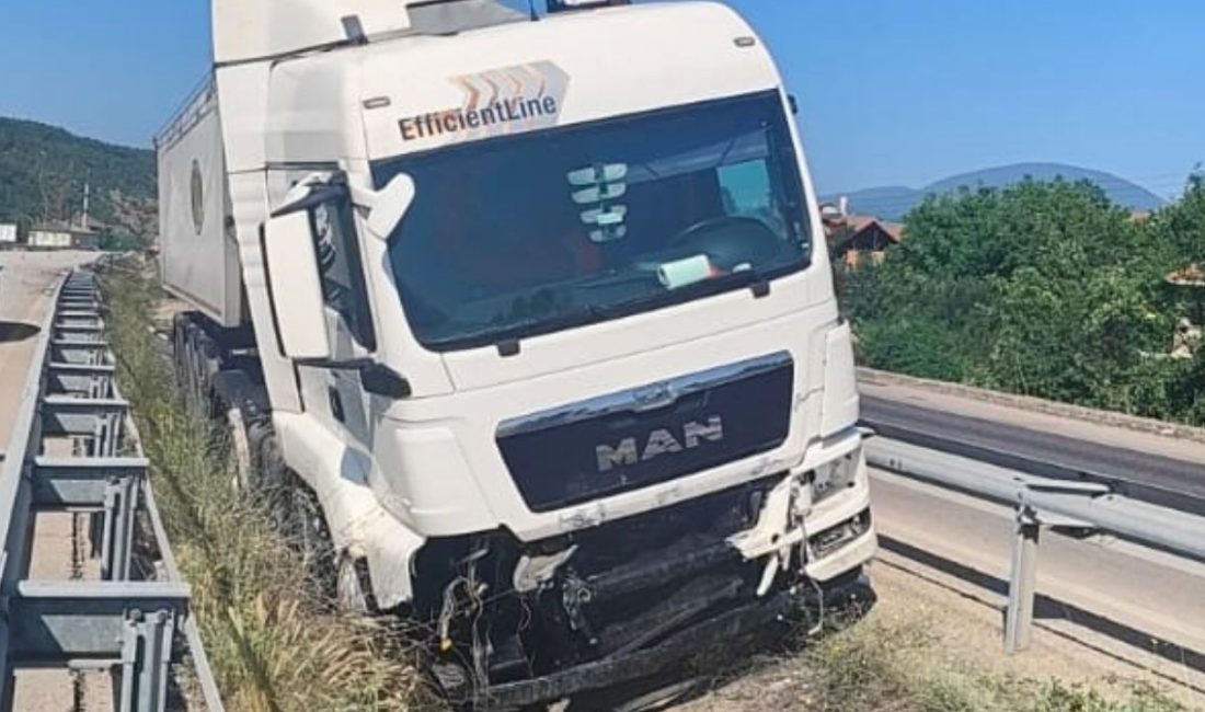 Karabük'ün Eskipazar ilçesinde kontrolden çıkıp refüjdeki bariyerleri kırarak su kanalına