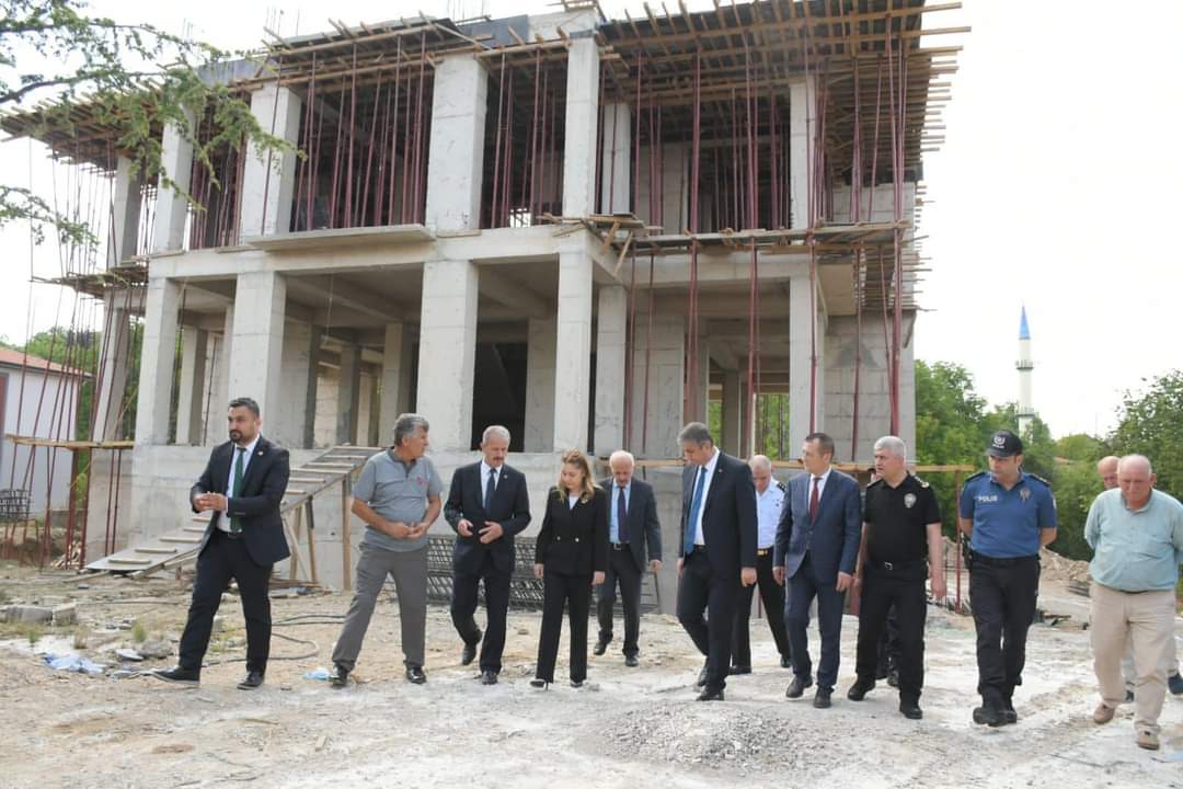 Karabük Valisi Mustafa Yavuz, Ovacık ilçesinde ziyaret ve incelemelerde bulundu.