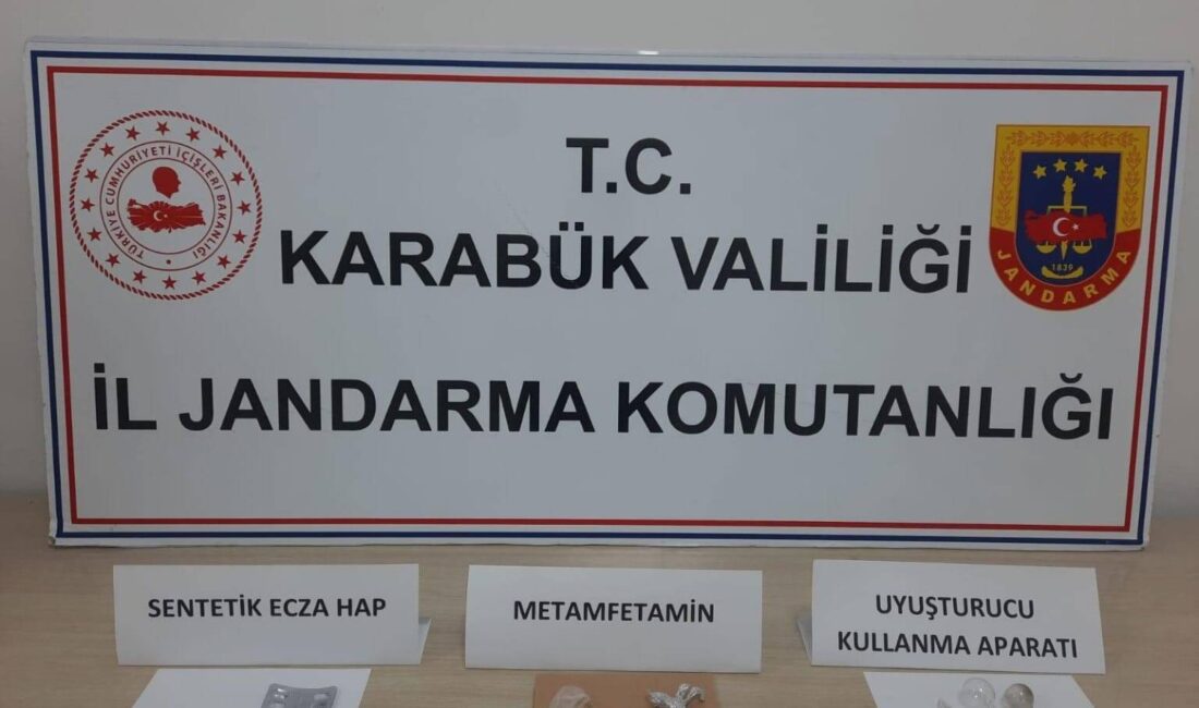 Karabük'te jandarma tarafından metamfetamin ve sentetik ecza hap ele geçirildi.