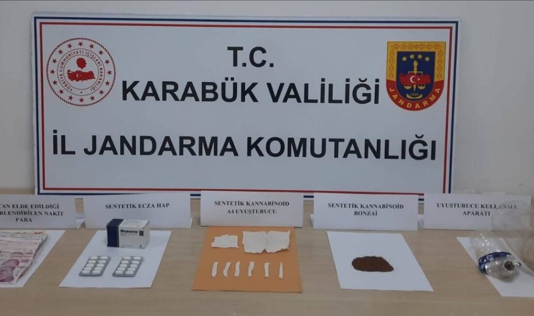 Karabük’te uyuşturucu operasyonu: 3 gözaltı Karabük'te düzenlenen uyuşturucu operasyonunda 3 kişi gözaltına alındı.