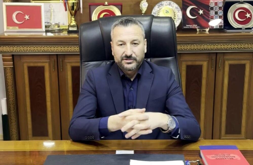 Karabük'ün Eskipazar ilçe Belediye Başkanı Serkan Cıva, işçi alımı ile