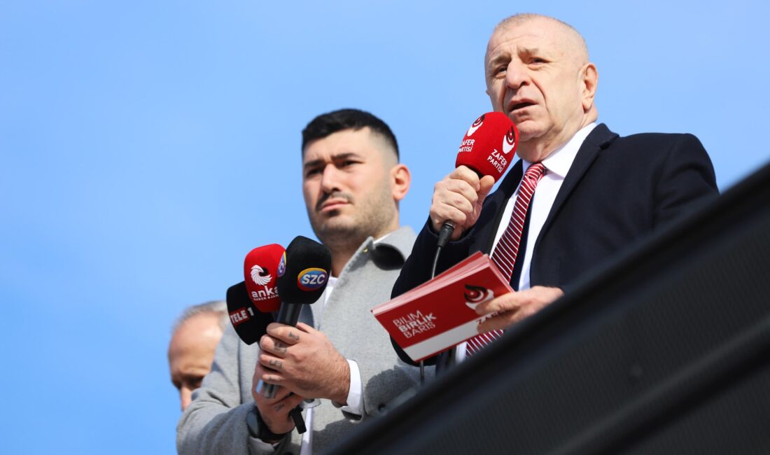 Zafer Partisi Genel Başkanı Ümit Özdağ, Ankara’da gözaltına alındı.