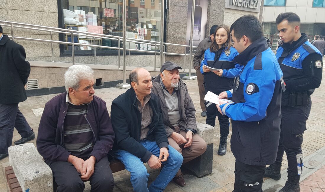 Karabük’te polis ekipleri, yoğunluğun bulunduğu cadde ve sokaklarda 112 Acil