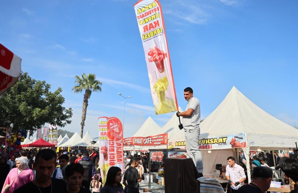 Bu sene 13'üncüsü düzenlenen Portakal Çiçeği Karnavalı'nda bazı işletmeler tescilli ürünlerde hile yaparken