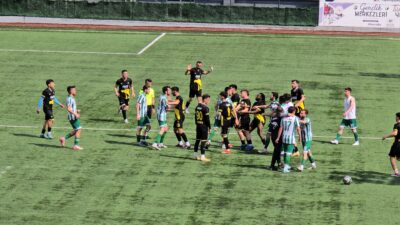 KARABÜK'TE OYNANAN AMATÖR LİG MAÇLARINDA YAŞANAN ARBEDELER CEP TELEFONU KAMERALARINCA