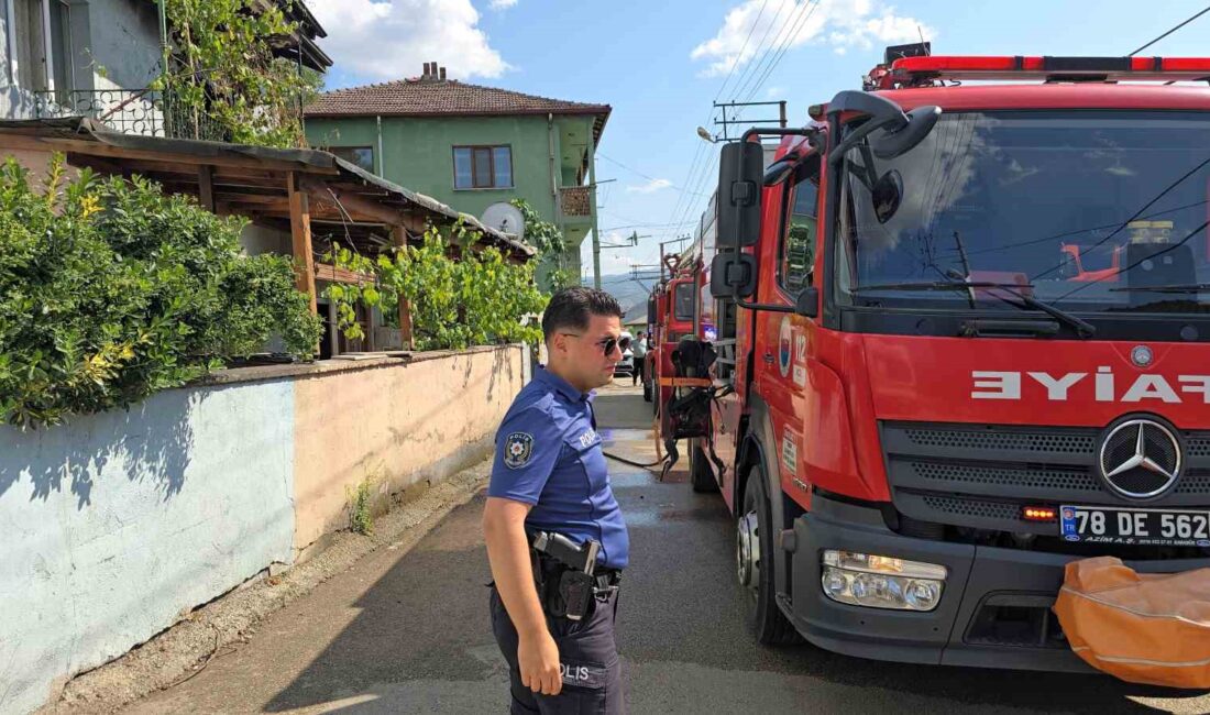 KARABÜK'TE ELEKTRİKLİ BATTANİYEDEN DOLAYI ÇIKAN YANGINDA EV KULLANILMAZ HALE GELİRKEN,