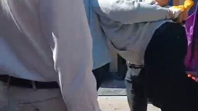 KARABÜK'TE MASKELİ BİR KİŞİ, KUYUMCU DÜKKANINI SOYMAYA ÇALIŞIRKEN İŞ YERİ