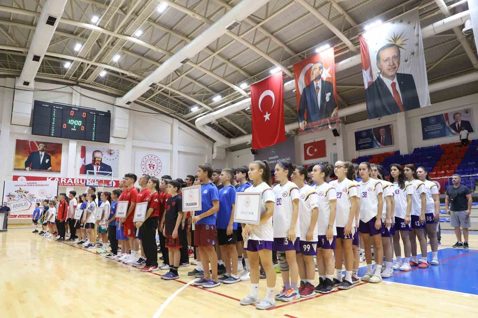 ANADOLU YILDIZLAR LİGİ (ANALİG) BASKETBOL YARI FİNAL MÜSABAKALARI, KARABÜK’TE BAŞLADI.