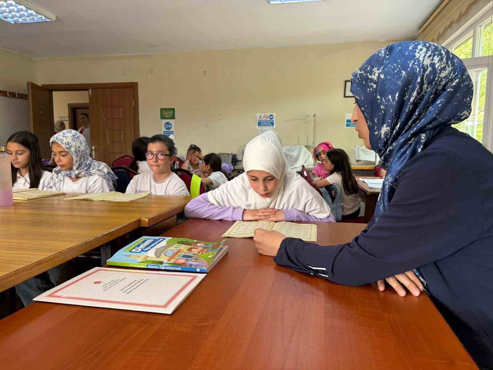 Karabük Belediyesi tarafından “Yaz Seninle Güzel” temasıyla düzenlenen yaz kursları,