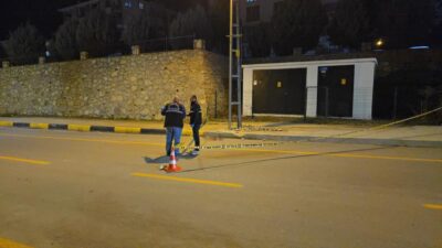 16 yaşında hayatını kaybetti Karabük’te sürücüsünün kontrolünü kaybettiği motosiklet kaldırıma çarparak sürüklendi. Kazada 1