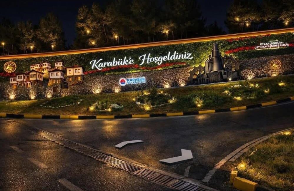 Karabük Belediyesi, şehir girişlerinde cephe