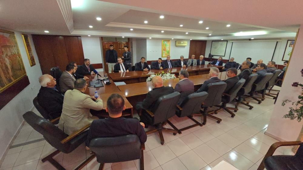 KARABÜK OVA DERNEKLER FEDERASYONU BAŞKANI DURMUŞ EREN VE BERABERİNDEKİ HEYET,