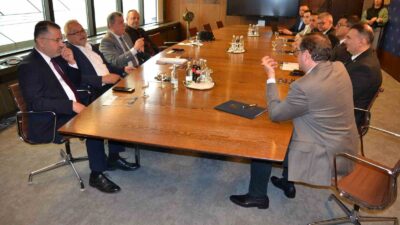 KARABÜK ÜNİVERSİTESİ (KBÜ) REKTÖRÜ PROF. DR. FATİH KIRIŞIK BAŞKANLIĞINDAKİ HEYET,