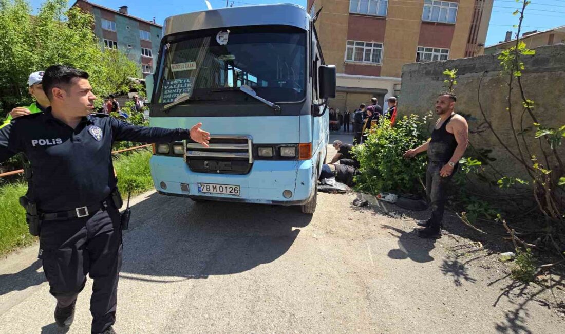 KARABÜK’TE YOLCU MİNİBÜSÜ İLE MOTOSİKLETİN