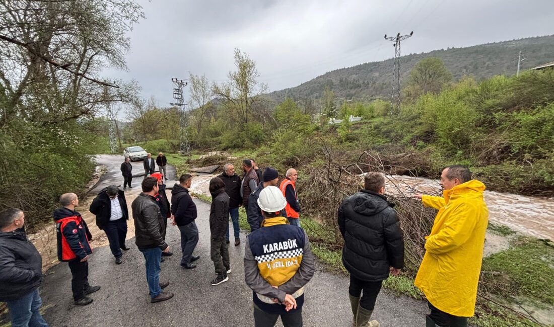 KARABÜK'TE ETKİLİ OLAN SAĞANAK VE DOLU YAĞIŞI YAŞAMI OLUMSUZ ETKİLEDİ.