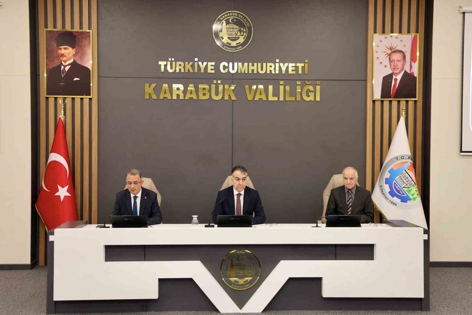 KARABÜK’TE KÖY VE MAHALLE MUHTARLARI HİZMET İÇİ EĞİTİM TOPLANTISI, VALİ