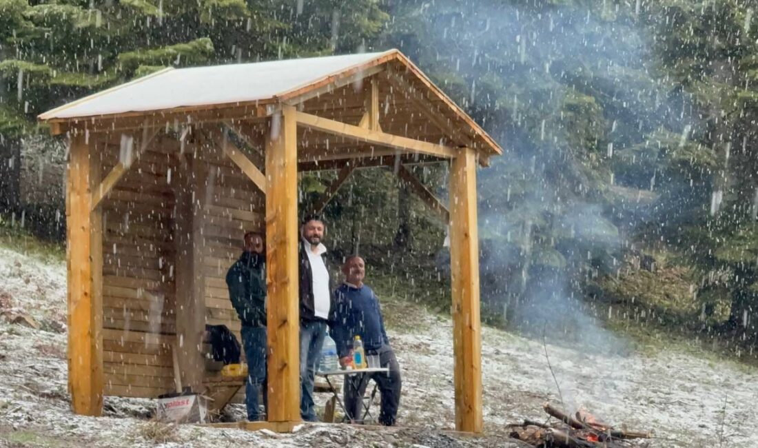 SAFRANBOLU'NUN YÜKSEK RAKIMLI BÖLGELERİNDE KAR YAĞDI