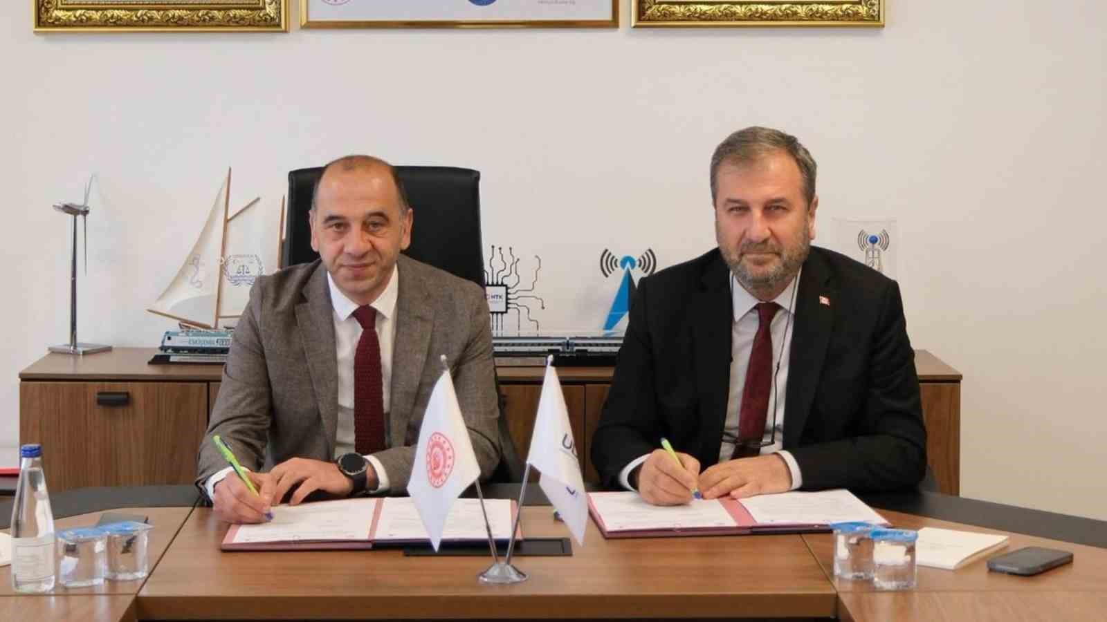 KARABÜK ÜNİVERSİTESİ, RAYLI SİSTEMLER ALANINDAKİ UYGULAMALI EĞİTİM ALTYAPISINI GÜÇLENDİRECEK SİMURAY-KBÜ