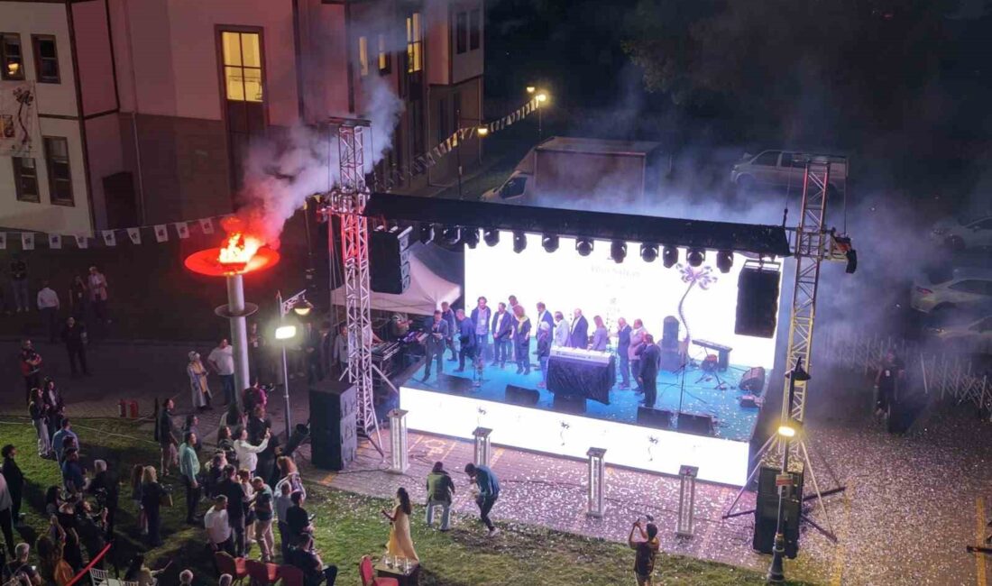 Uluslararası Altın Safran Belgesel Film Festivali’nde meşale yandı ULUSLARARASI ALTIN SAFRAN BELGESEL FİLM FESTİVALİ, DÜZENLENEN GÖRKEMLİ AÇILIŞ PROGRAMIYLA