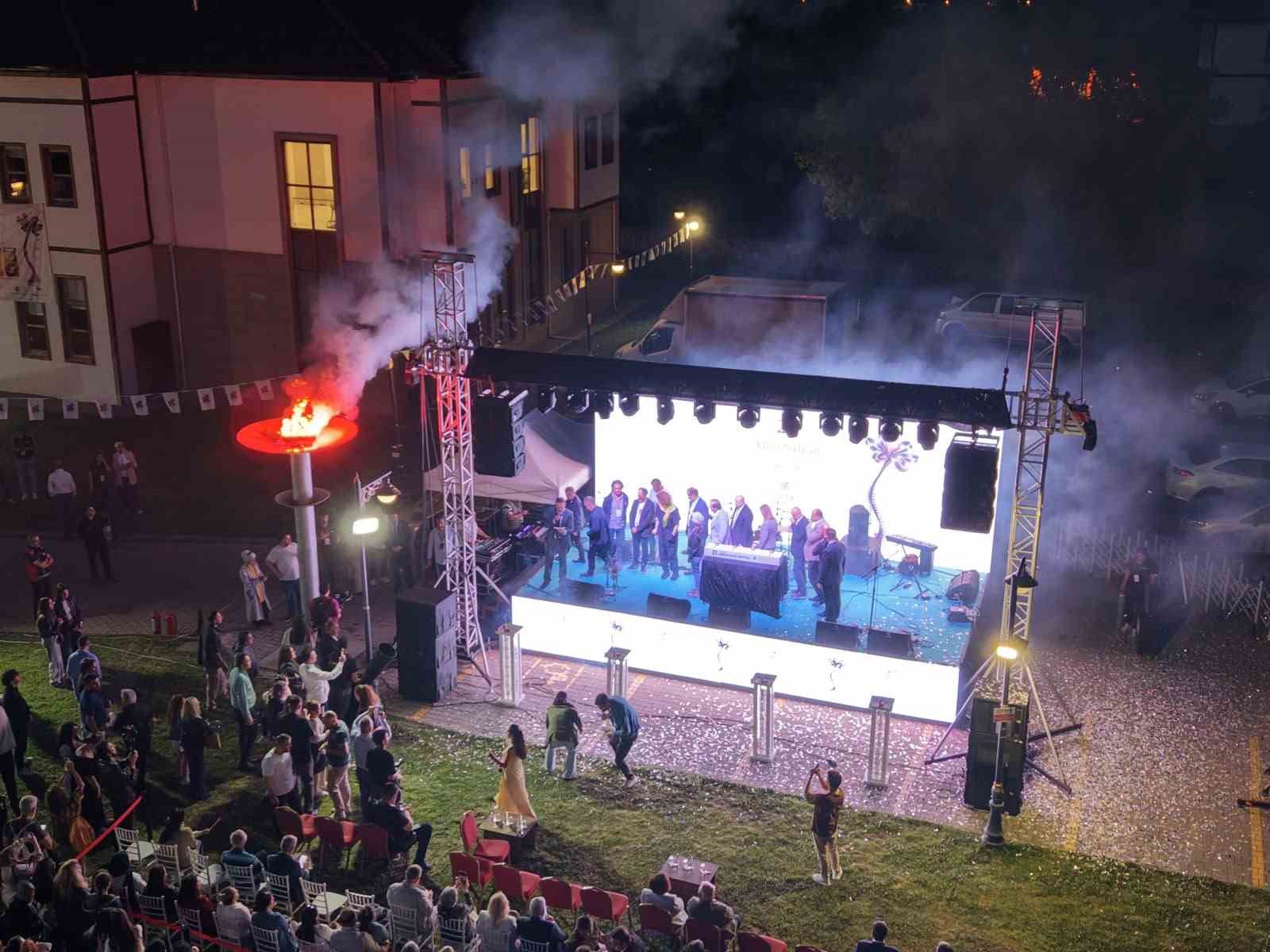ULUSLARARASI ALTIN SAFRAN BELGESEL FİLM FESTİVALİ, DÜZENLENEN GÖRKEMLİ AÇILIŞ PROGRAMIYLA