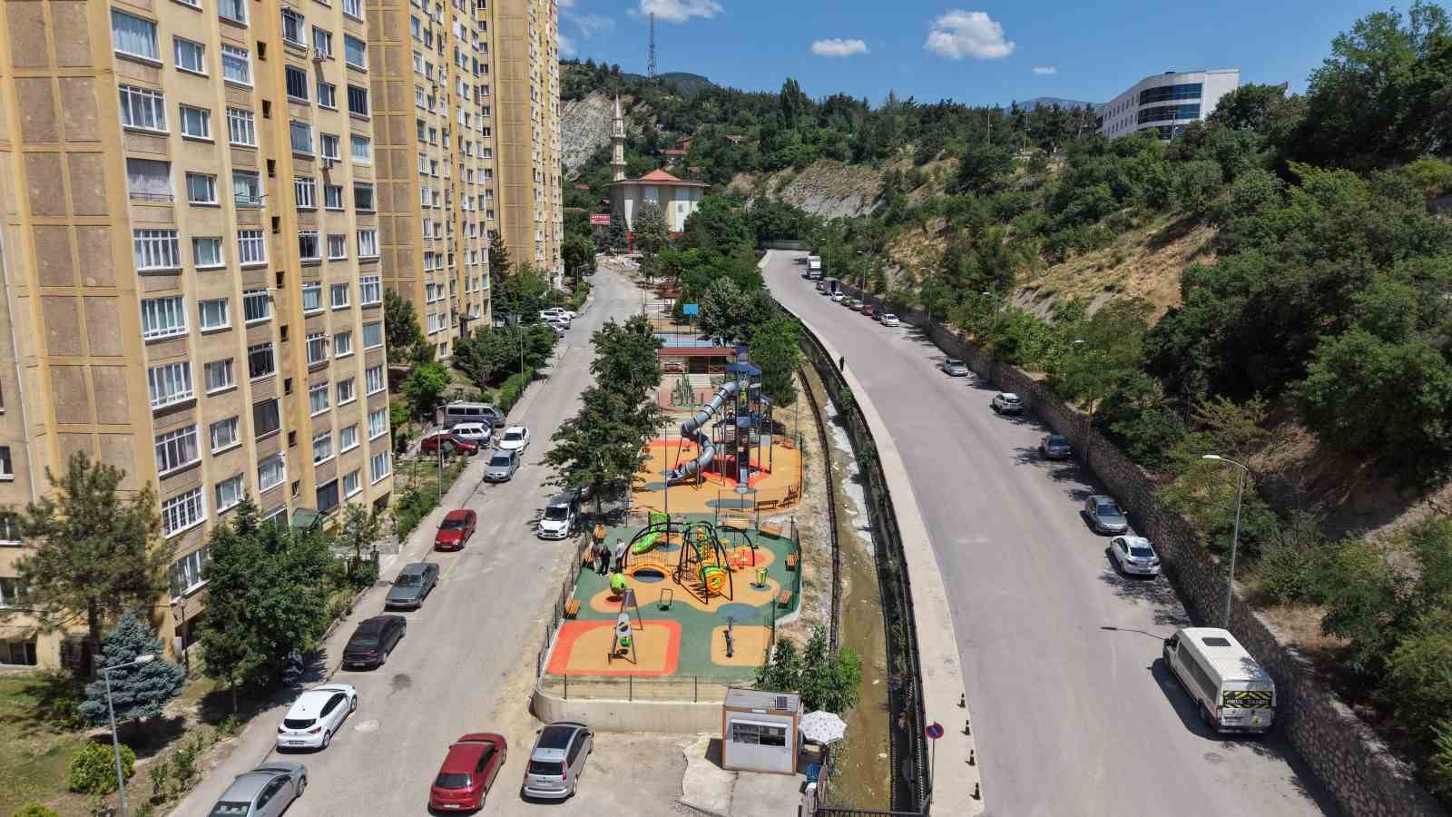 KARABÜK BELEDİYESİ TARAFINDAN CEVİZKENT TOKİ BÖLGESİNDE YAPIMI SÜRDÜRÜLEN TEMA PARK