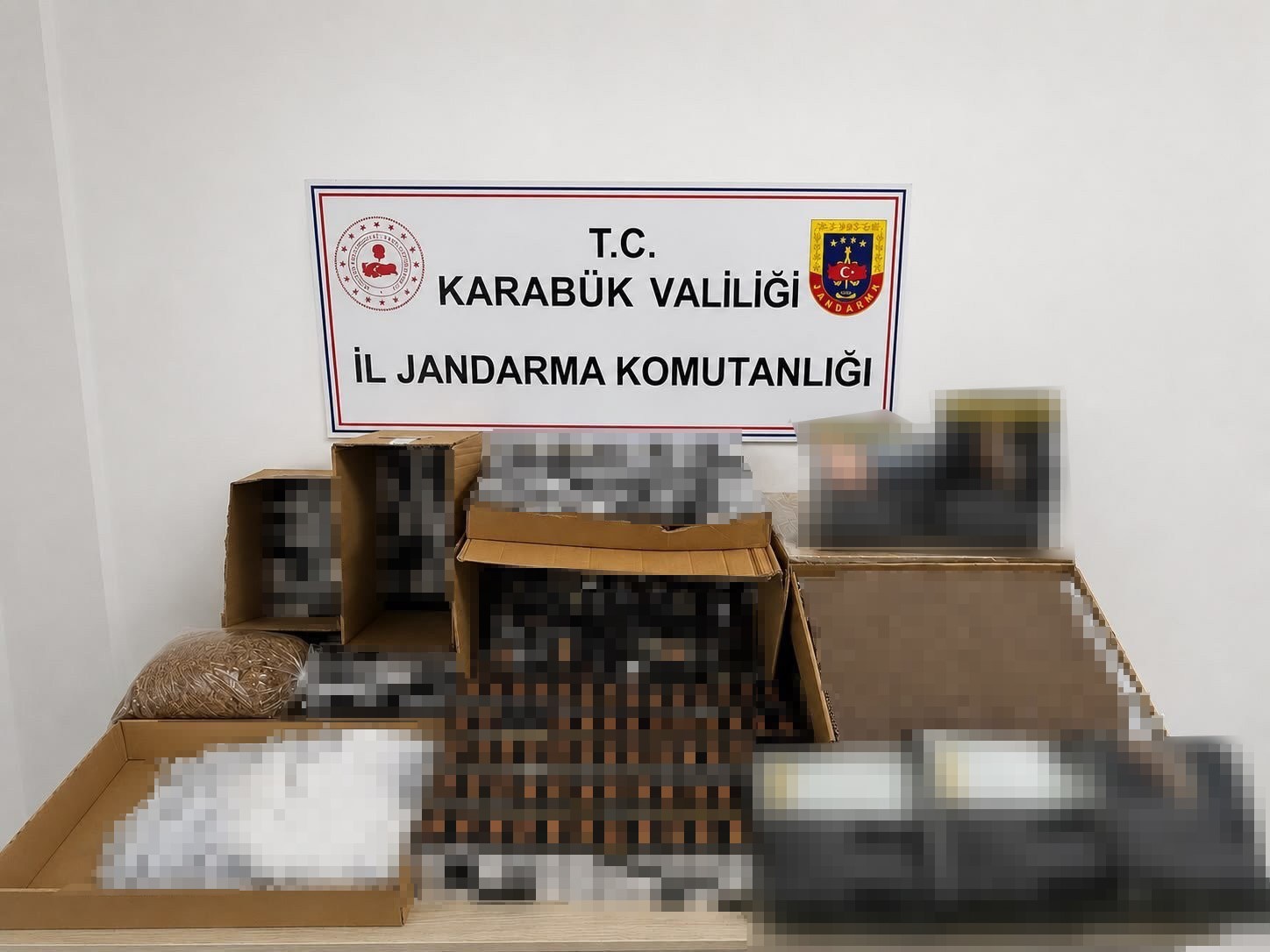 KARABÜK'TE JANDARMA EKİPLERİNCE DÜZENLENEN İKİ AYRI OPERASYONDA UYUŞTURUCU MADDE EMDİRİLMİŞ