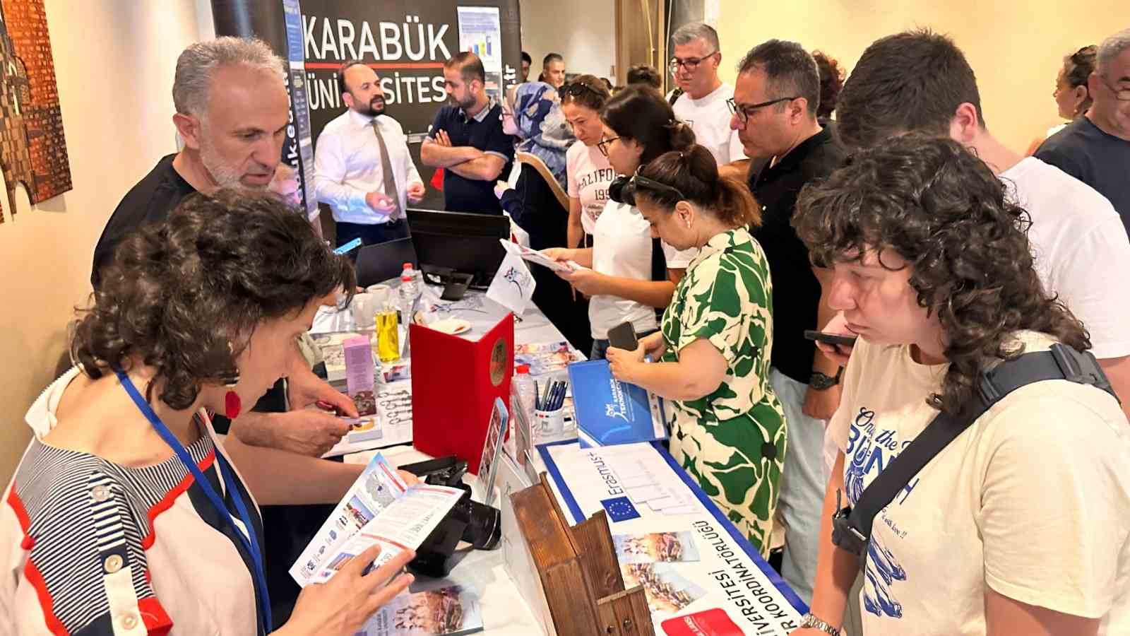 KARABÜK ÜNİVERSİTESİ(KBÜ), 2026 TERCİH DÖNEMİ KAPSAMINDA MERSİN'DE DÜZENLENEN ÜNİVERSİTE TERCİH