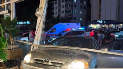 Karabük’te otomobilini park etmeye çalışan sürücünün iddiaya göre fren yerine