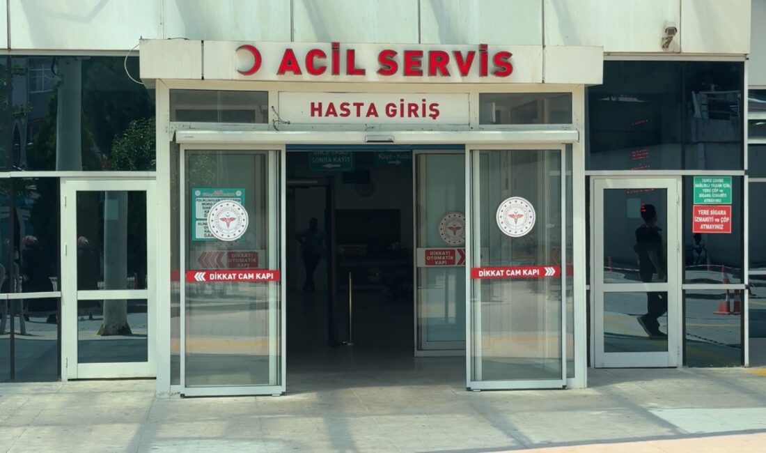 8 KİŞİ, MİDE BULANTISI VE
