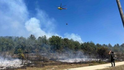 KARABÜK'ÜN EFLANİ İLÇESİNDE ÇIKAN ORMAN YANGININA HELİKOPTER VE ARAZÖZLERLE MÜDAHALE