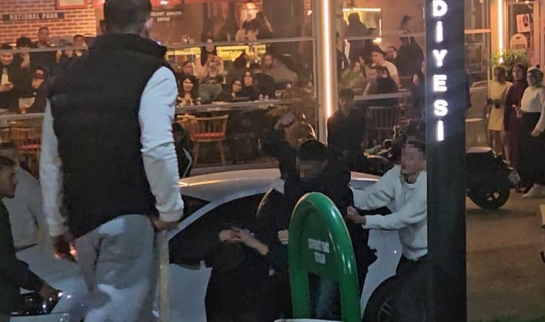 Karabük’te tekmeli yumruklu kavga: 1 yaralı KARABÜK’TE İKİ GRUP ARASINDA ÇIKAN TEKMELİ YUMRUKLU KAVGADA 1 KİŞİ