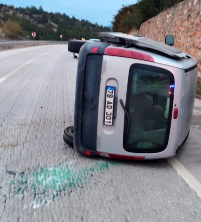 Karabük’ün Eskipazar ilçesinde iki otomobilin karıştığı trafik kazasında 1 kişi