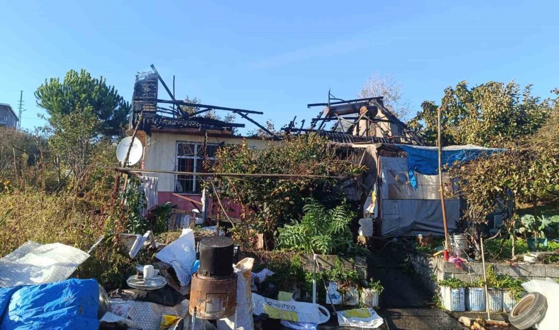 Alaplı’da tek katlı evde yangın: Ev kullanılamaz hale geldi ZONGULDAK (İHA) - ZONGULDAK’IN ALAPLI İLÇESİNE BAĞLI KEFKEN KÖYÜNDE TEK
