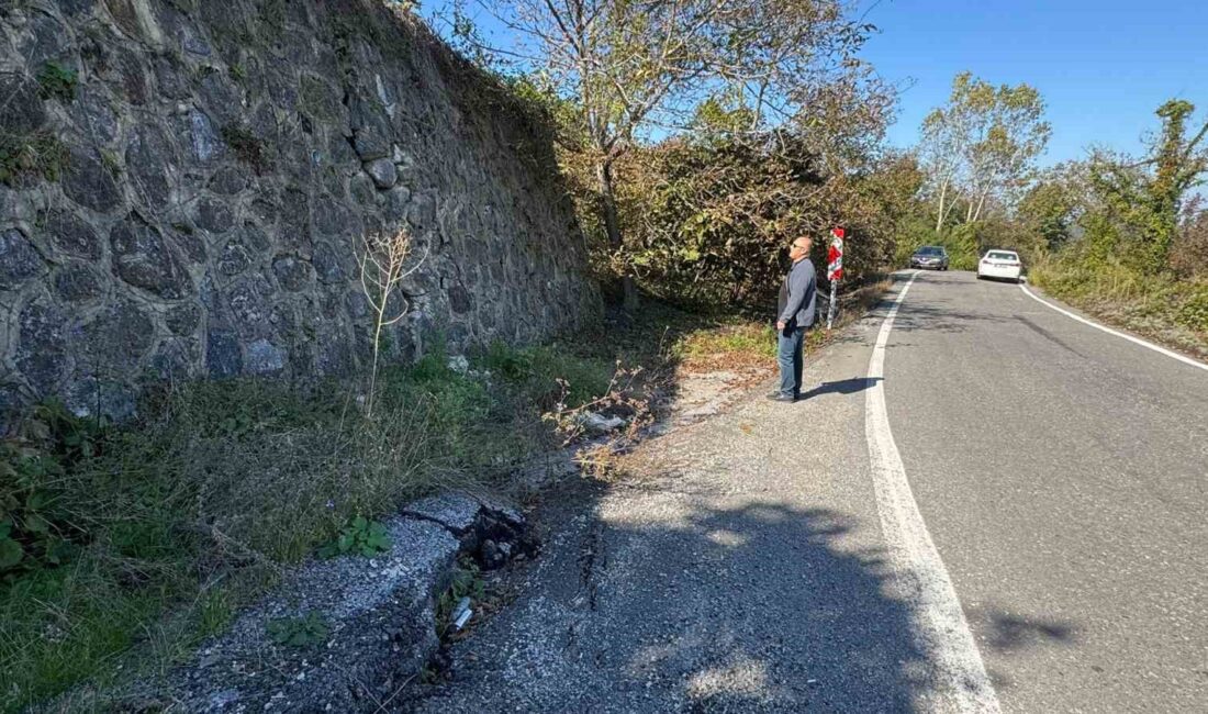 Aşırı yağışlar istinat duvarını çatlattı ZONGULDAK (İHA) - ZONGULDAK’TA ETKİLİ OLAN AŞIRI YAĞIŞLARIN ARDINDAN ALAPLI-ORMANLI