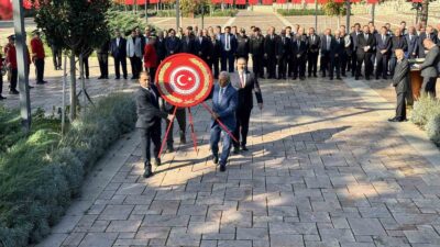 Karabük’te muhtarlar günü kutlandı KARABÜK'TE 19 EKİM MUHTARLAR GÜNÜ DOLAYISIYLA YENİŞEHİR ANITI'NDA ÇELENK SUNMA